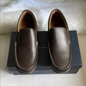 Tommy Hilfiger Men’s KERRY Dark Brown Loafers Size 8.5W.. Brand New With box.